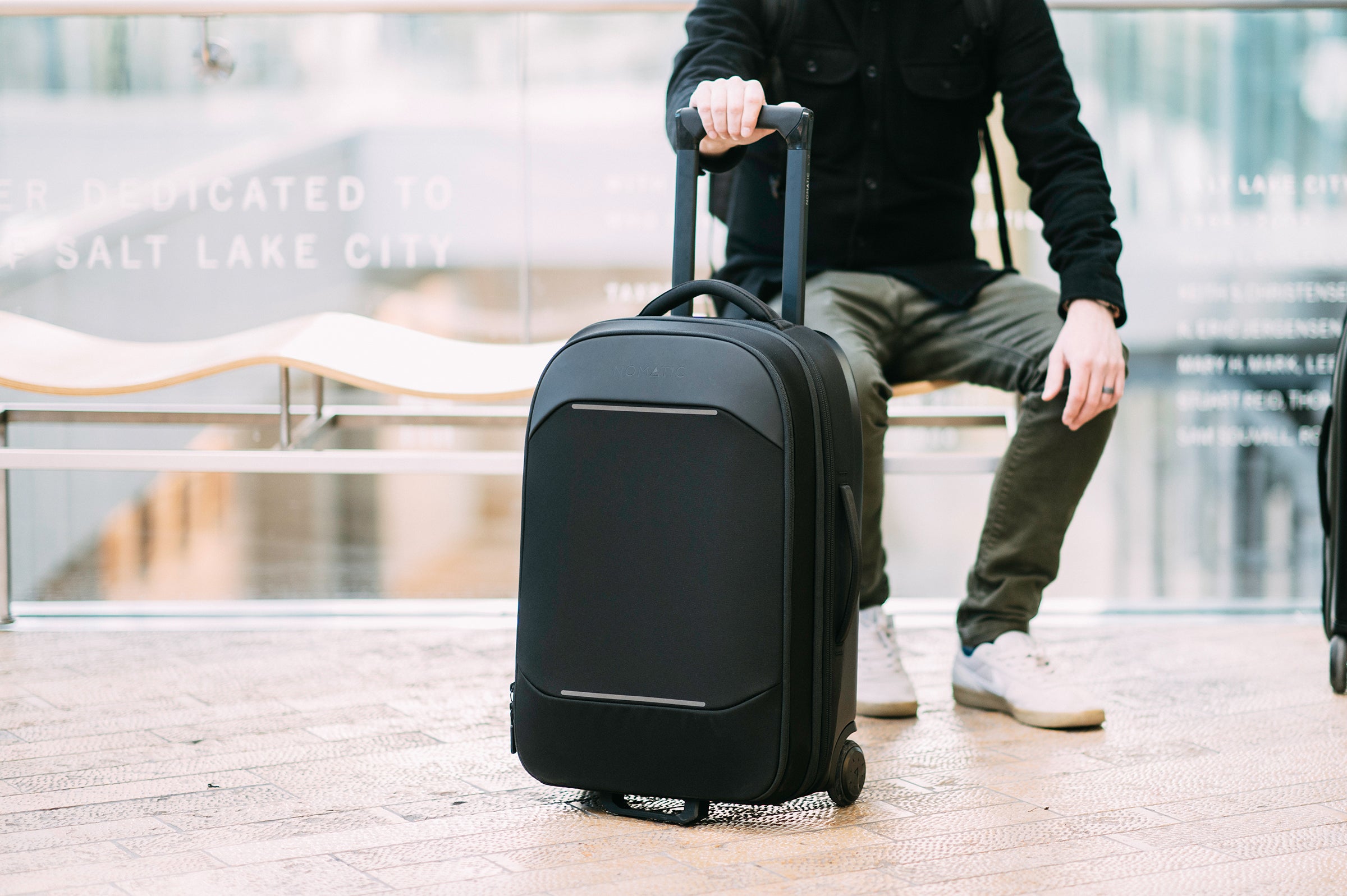 Carry-On Luggage – NOMATIC