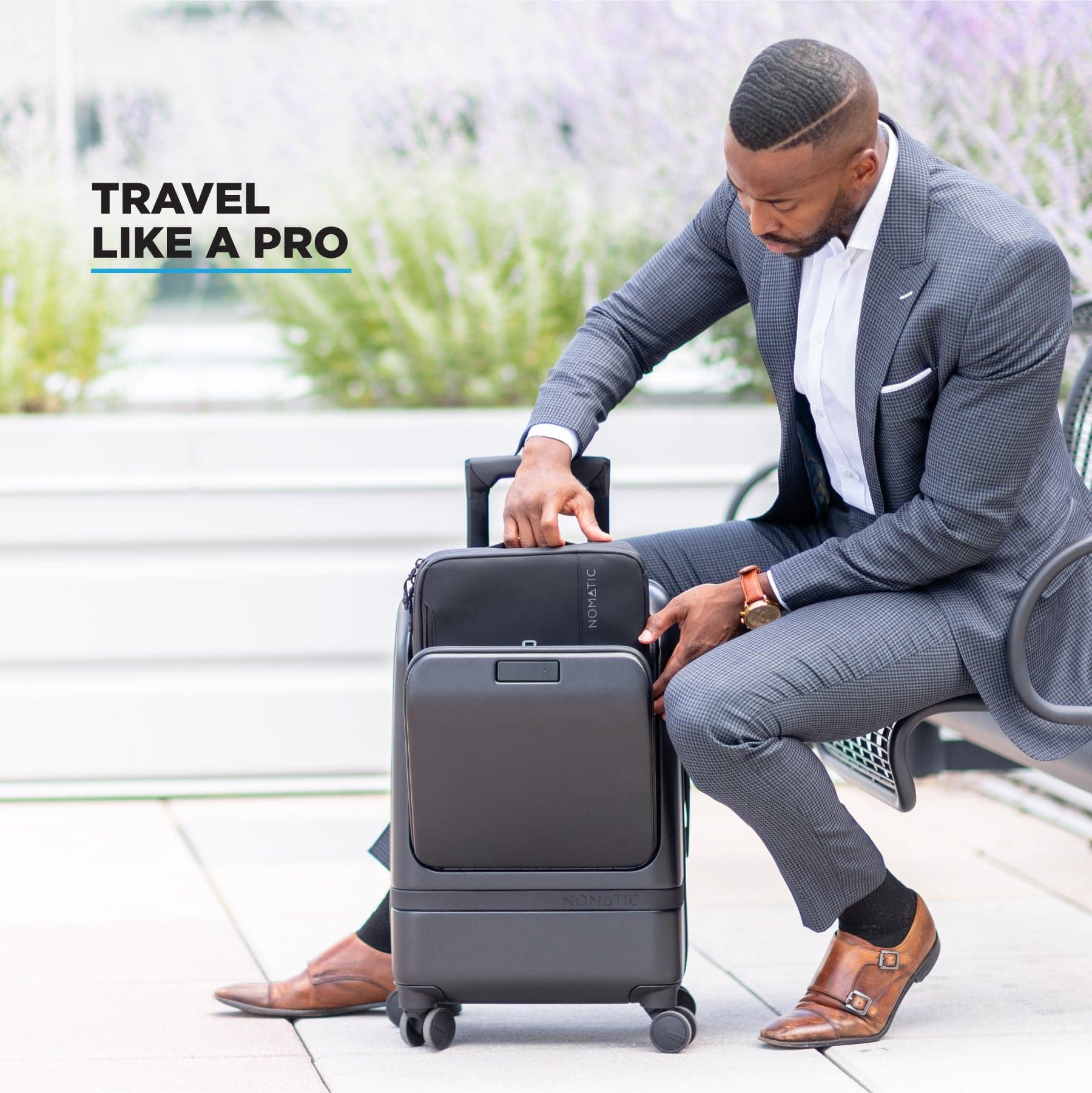 The Nomatic Tech Case NOMATIC