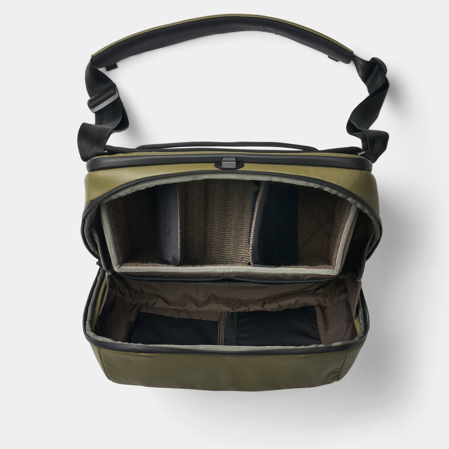 NOMATIC メッセンジャーバック Messenger Bag – Professional Laptop Bag with Custom