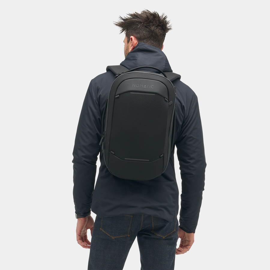 Nomatic Navigator Light 15L