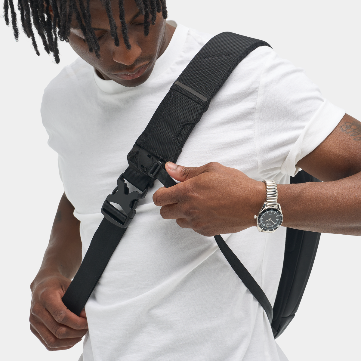 Navigator Sling 6L – Tech-Ready Commuter Sling Bag with Tablet Navigator Sling 6L – Tech-Ready Commuter Sling Bag with Tablet
