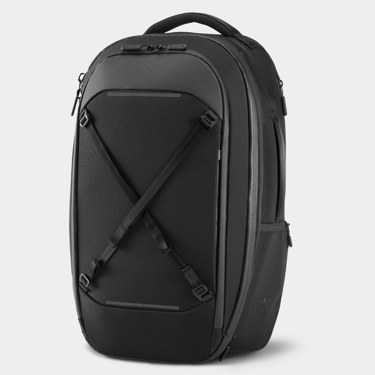 Nomatic backpack weight deals
