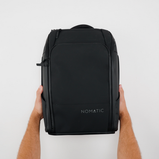 Nomatic Black Travel Pack Demonstration #color_black